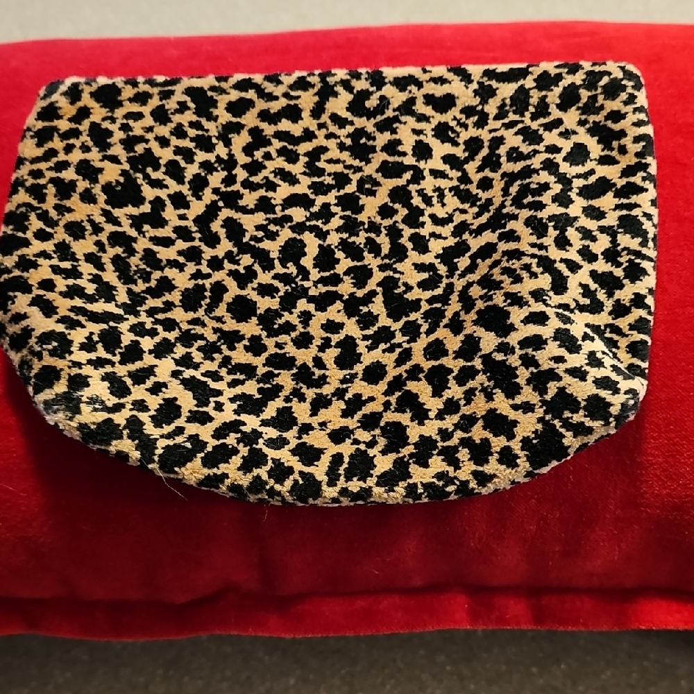 Elegant Black and Tan Leopard Clutch